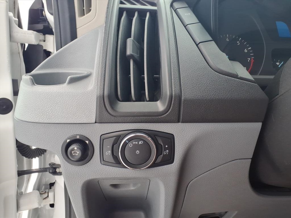 Ford Transit Van T-250 148" Med Rf 9000 GVWR Sliding RH Dr 2018