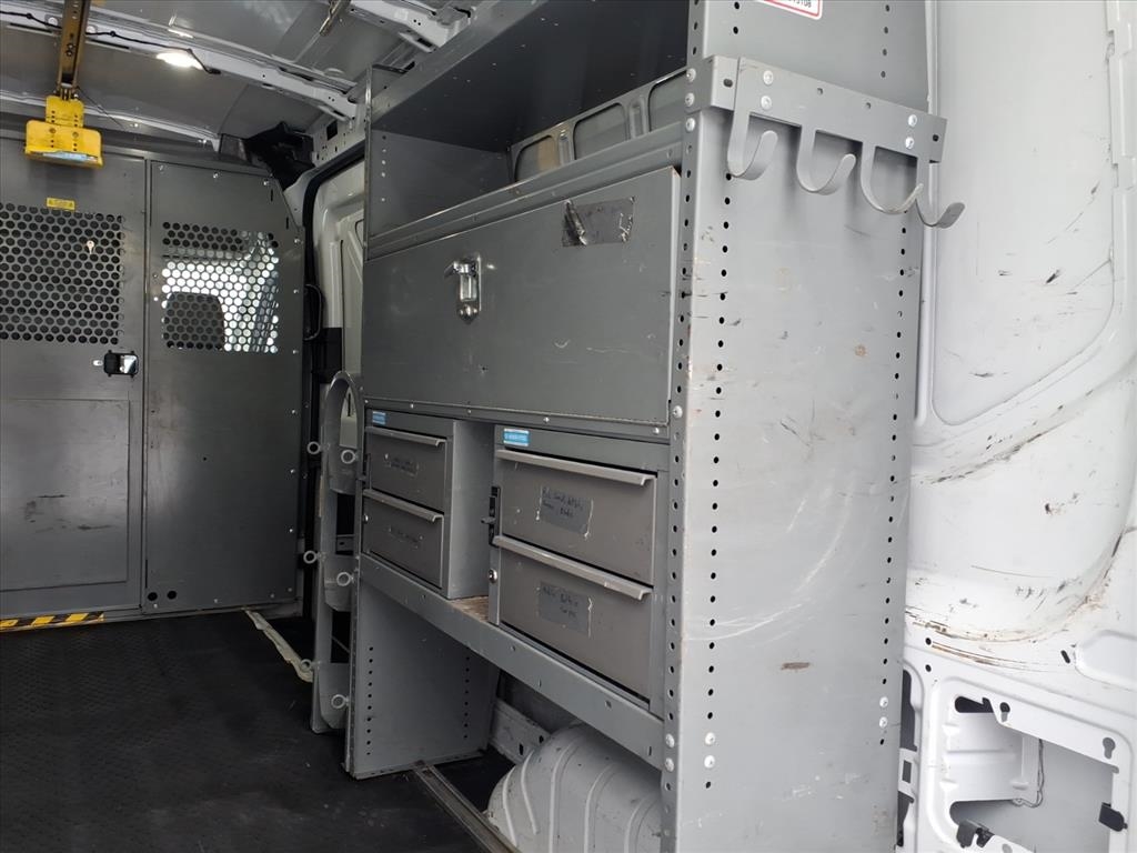 Ford Transit Van T-250 148" Med Rf 9000 GVWR Sliding RH Dr 2018