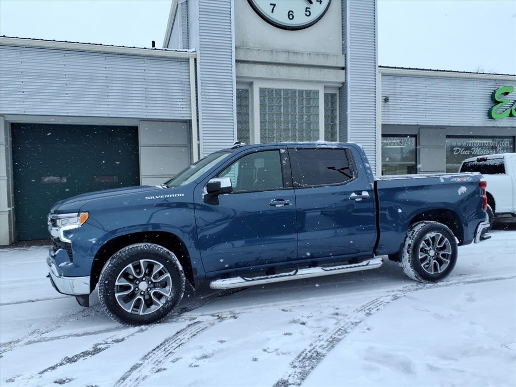Chevrolet Silverado 1500 4WD Crew Cab 147" LT w/1LT 2024