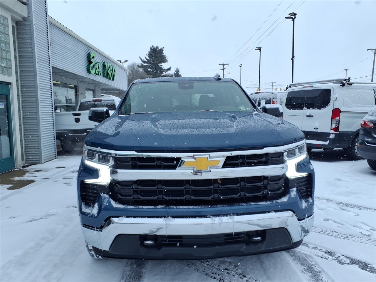 Chevrolet Silverado 1500 4WD Crew Cab 147" LT w/1LT 2024