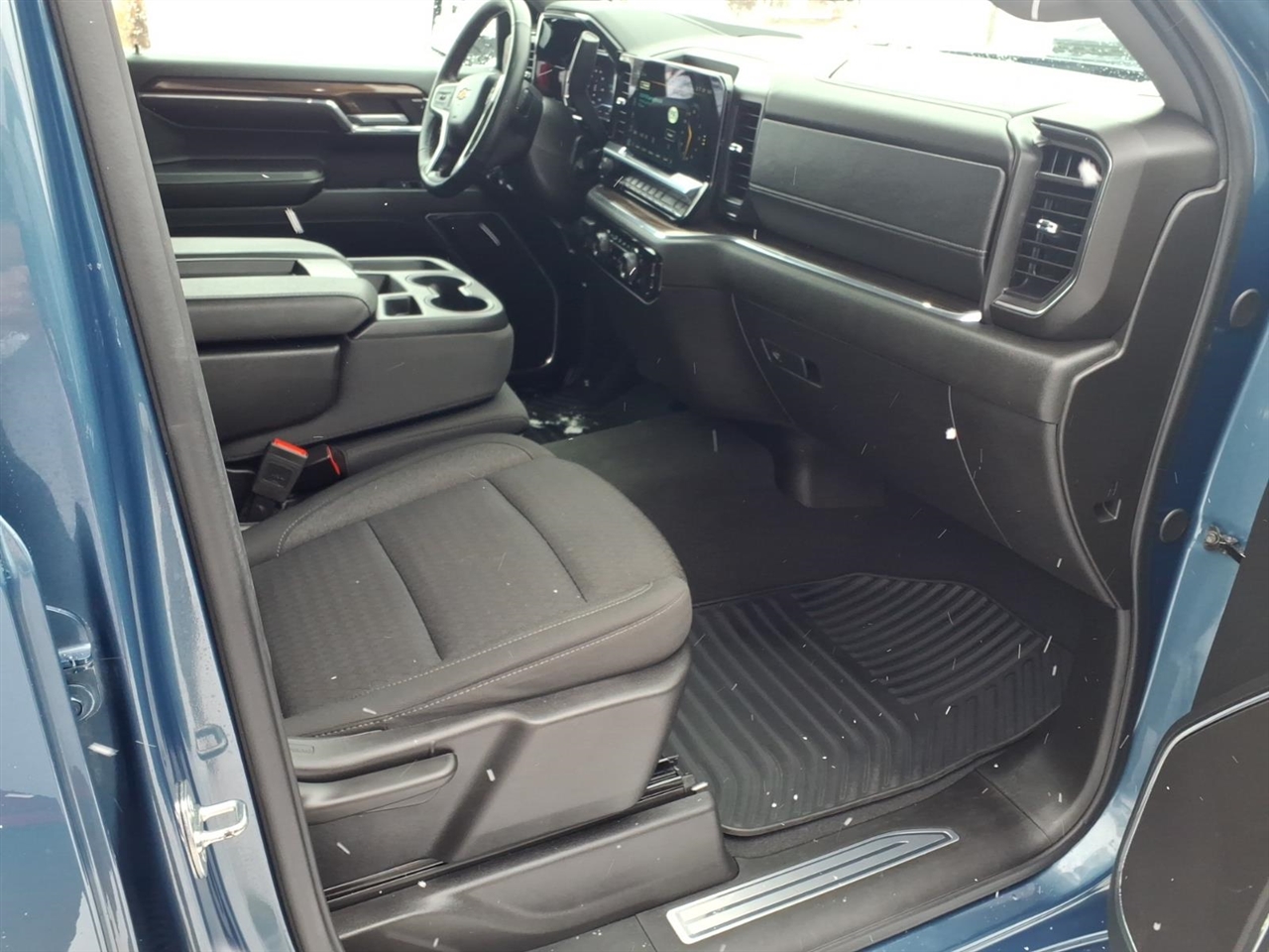 Chevrolet Silverado 1500 4WD Crew Cab 147" LT w/1LT 2024