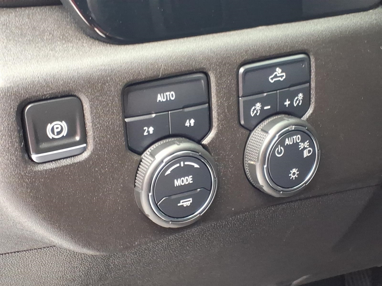 Chevrolet Silverado 1500 4WD Crew Cab 147" LT w/1LT 2024