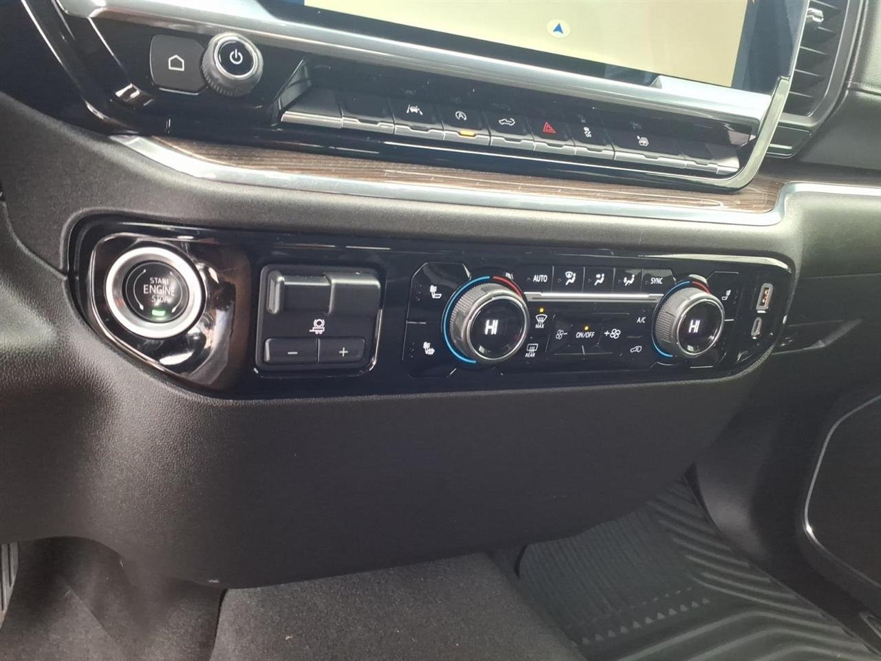 Chevrolet Silverado 1500 4WD Crew Cab 147" LT w/1LT 2024