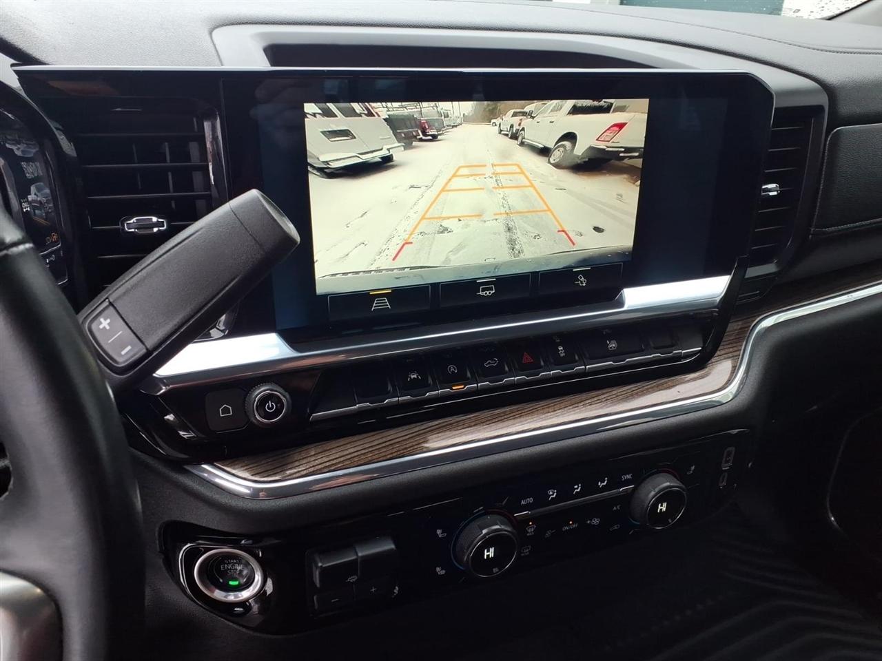 Chevrolet Silverado 1500 4WD Crew Cab 147" LT w/1LT 2024