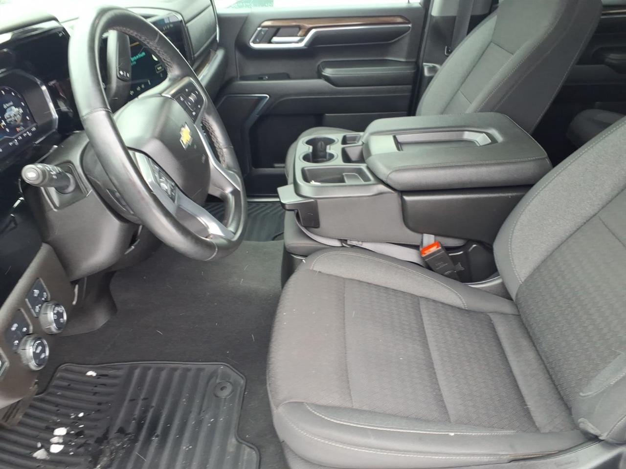 Chevrolet Silverado 1500 4WD Crew Cab 147" LT w/1LT 2024