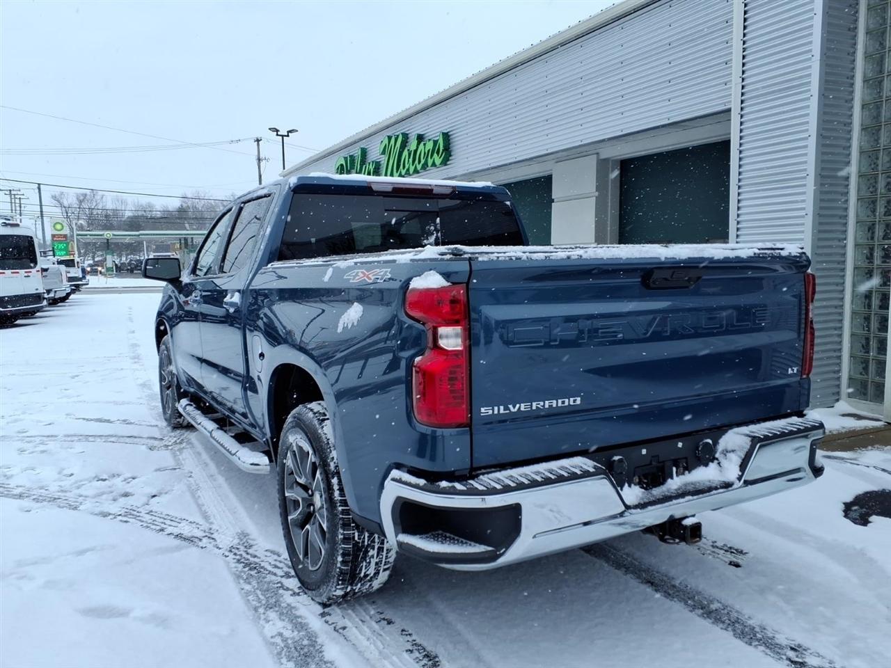 Chevrolet Silverado 1500 4WD Crew Cab 147" LT w/1LT 2024