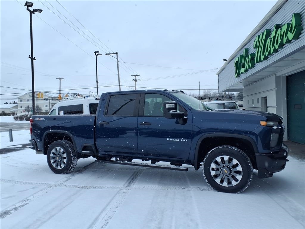 Chevrolet Silverado 2500HD 4WD Crew Cab 159" Custom 2022