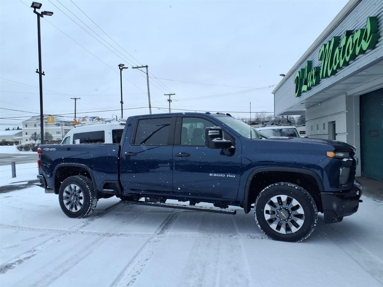 Chevrolet Silverado 2500HD 4WD Crew Cab 159" Custom 2022