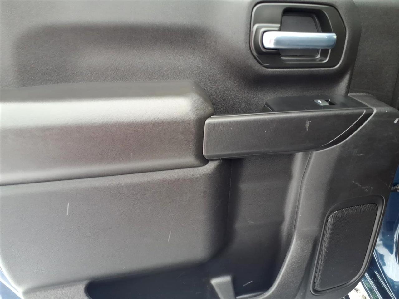 Chevrolet Silverado 2500HD 4WD Crew Cab 159" Custom 2022