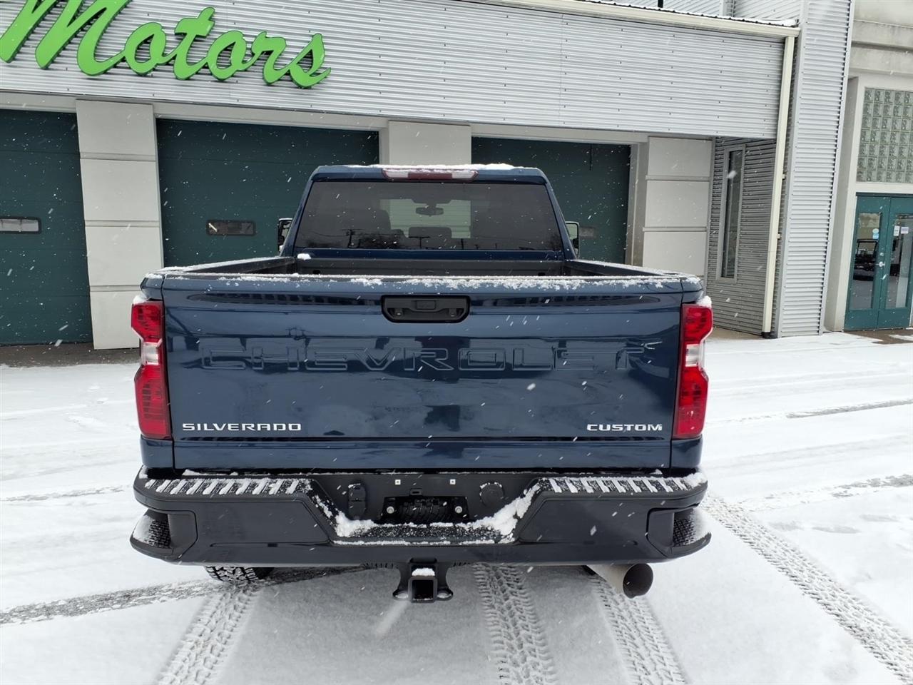 Chevrolet Silverado 2500HD 4WD Crew Cab 159" Custom 2022