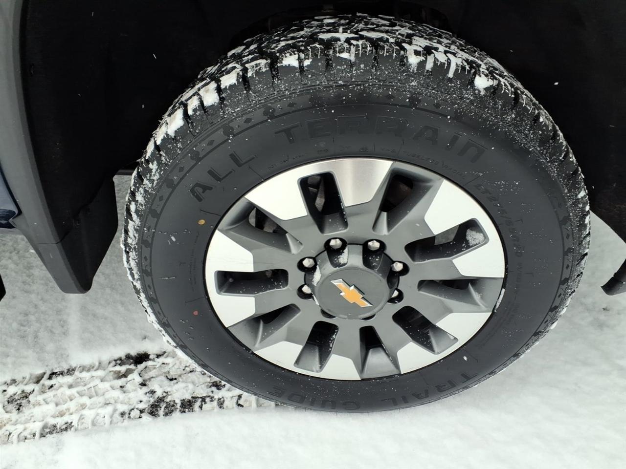 Chevrolet Silverado 2500HD 4WD Crew Cab 159" Custom 2022