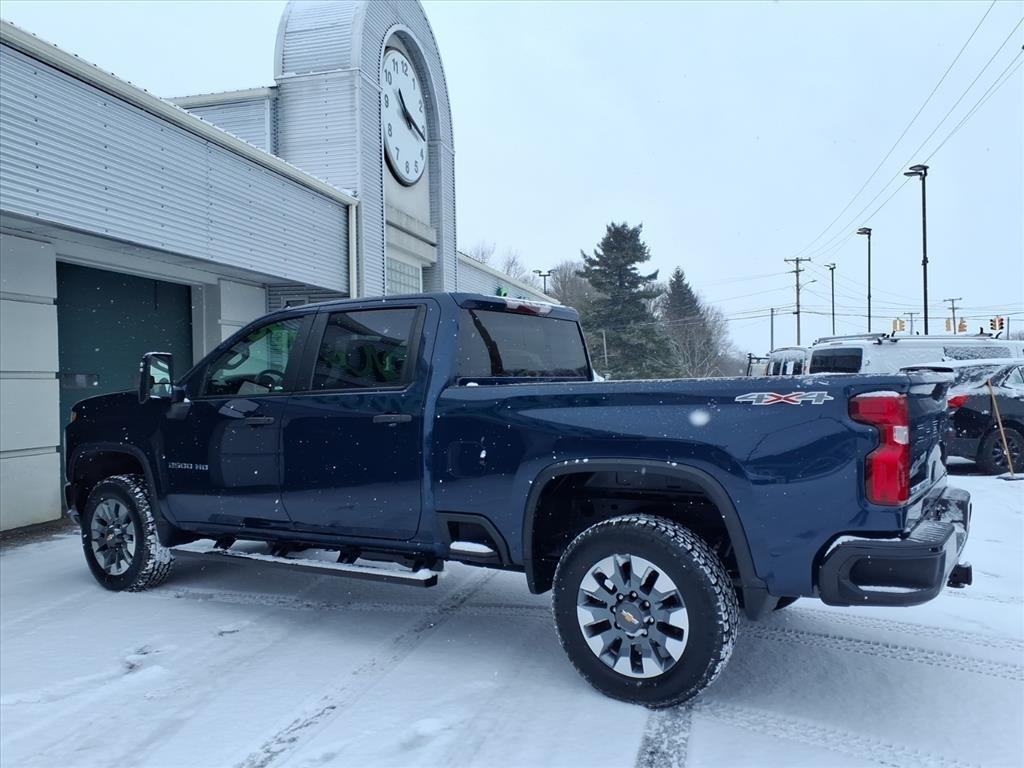 Chevrolet Silverado 2500HD 4WD Crew Cab 159" Custom 2022