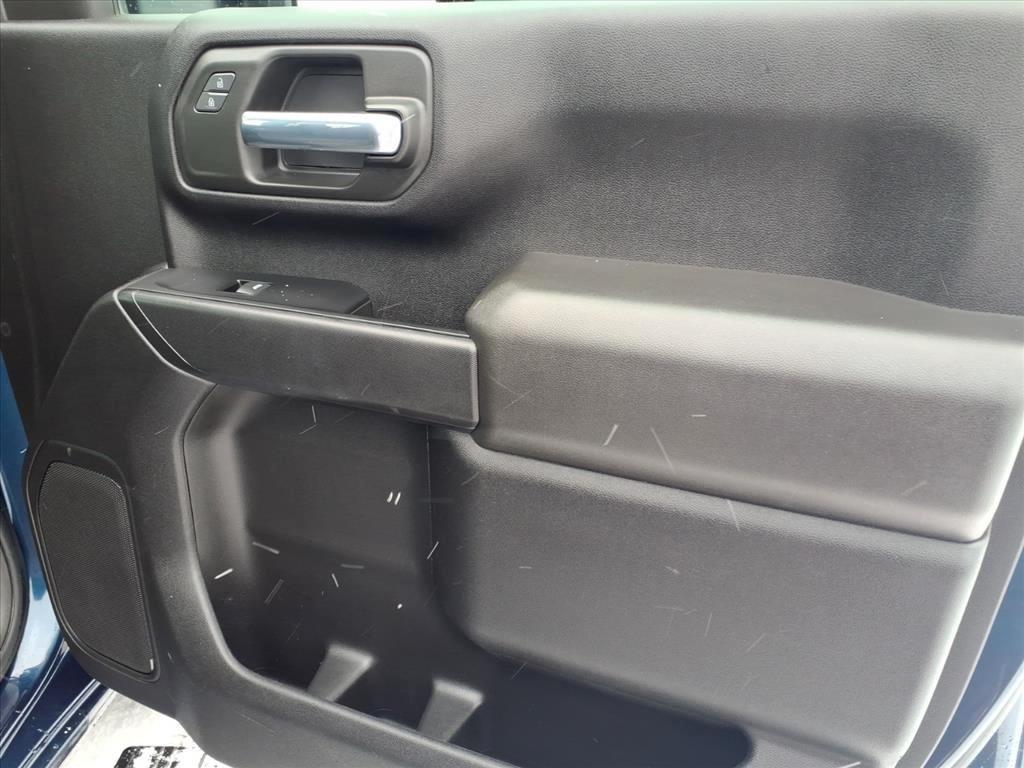 Chevrolet Silverado 2500HD 4WD Crew Cab 159" Custom 2022