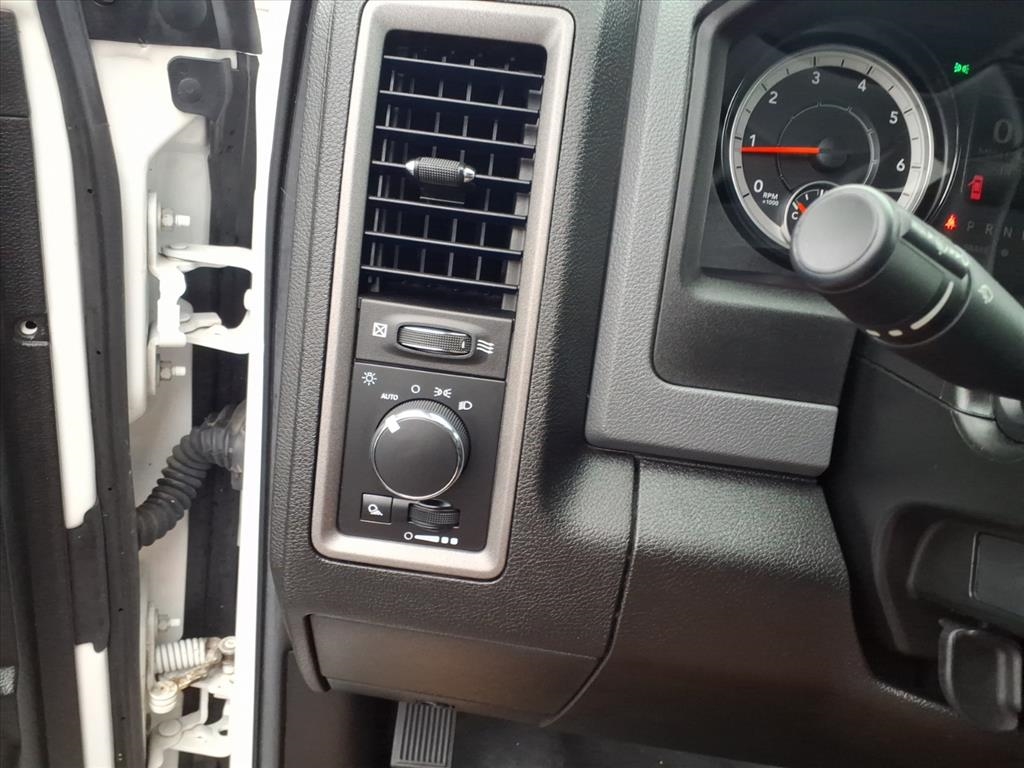 RAM 1500 Classic Tradesman 4x4 Quad Cab 6'4" Box 2019