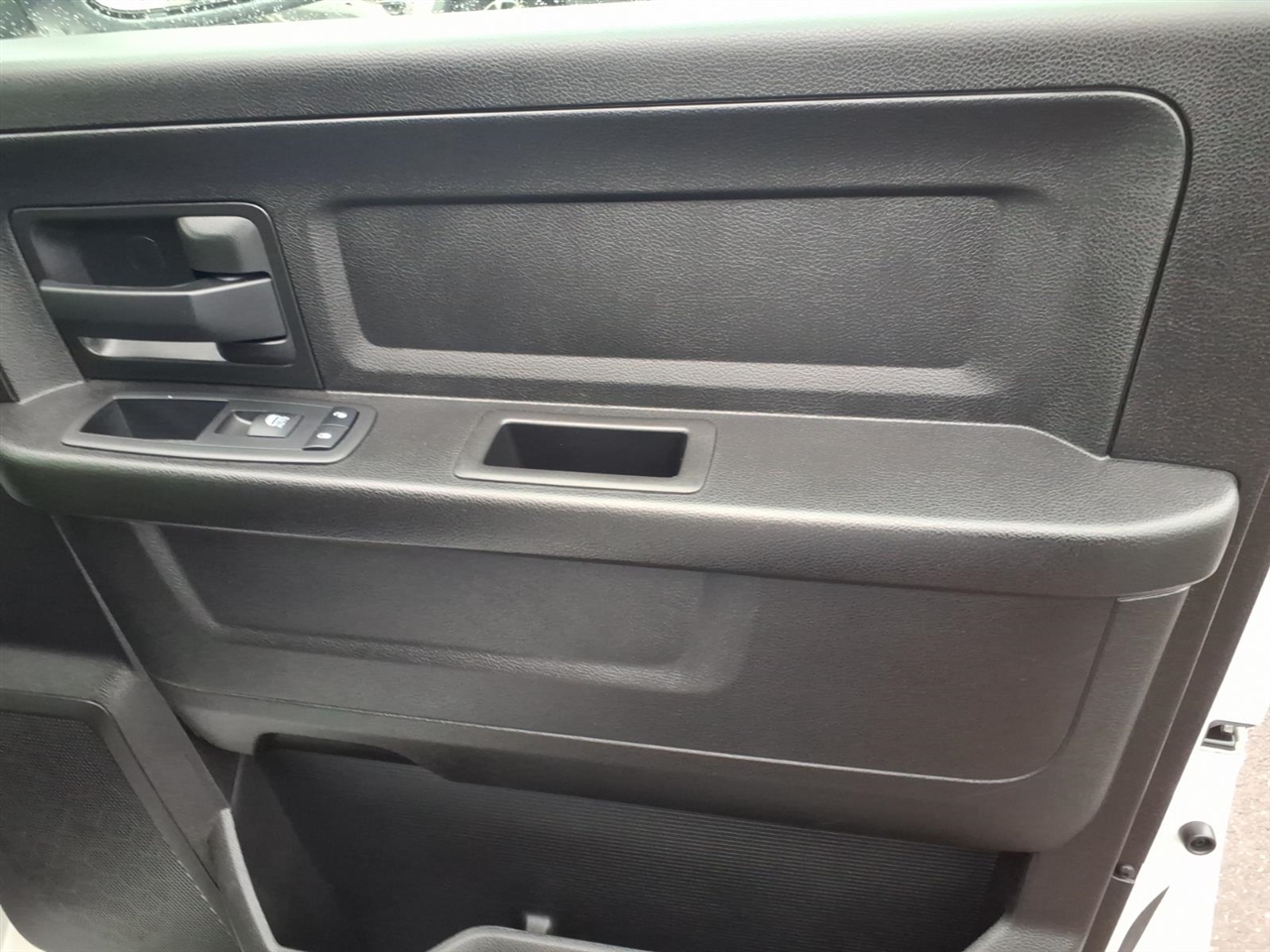 RAM 1500 Classic Tradesman 4x4 Quad Cab 6'4" Box 2019