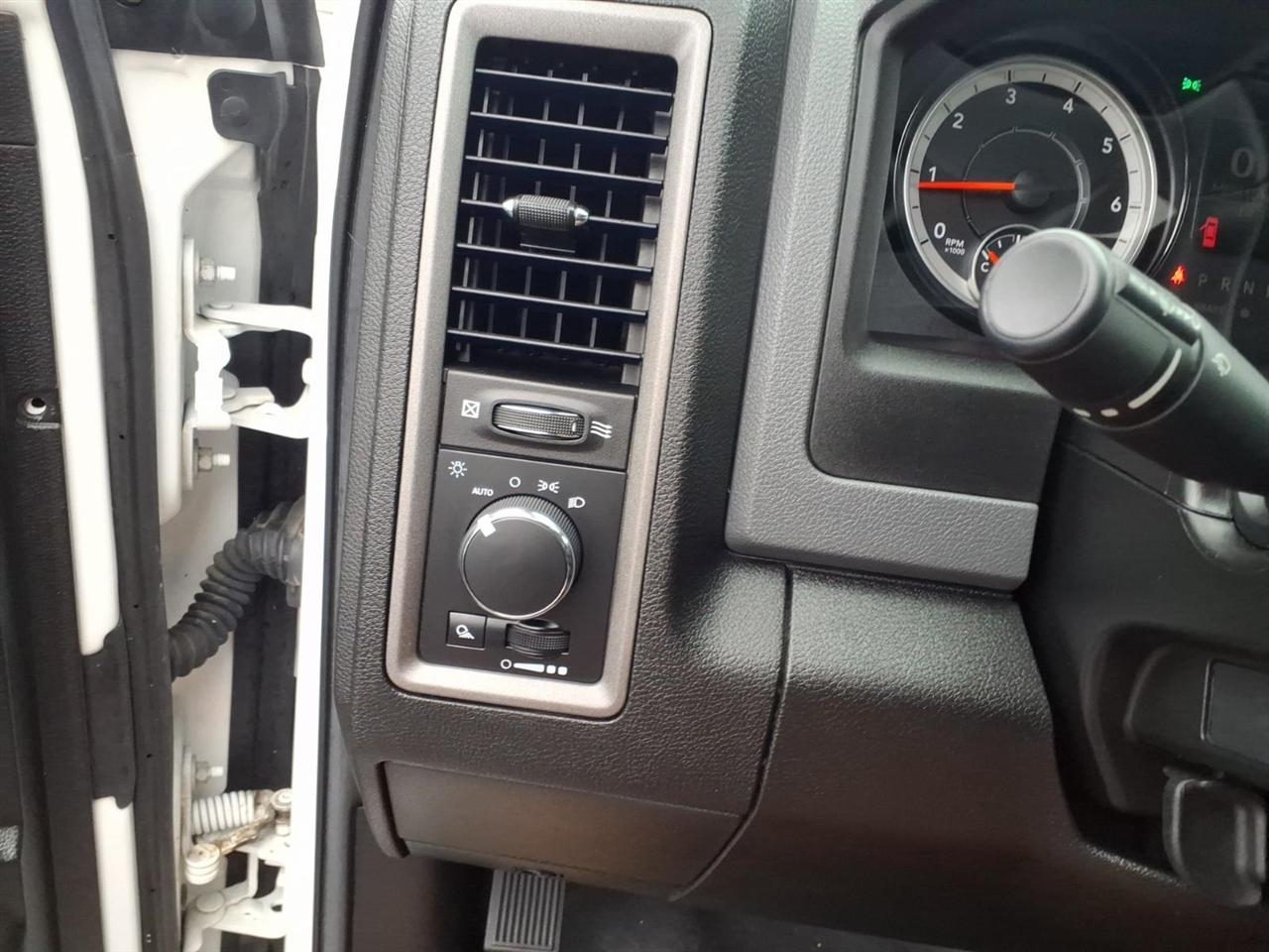 RAM 1500 Classic Tradesman 4x4 Quad Cab 6'4" Box 2019