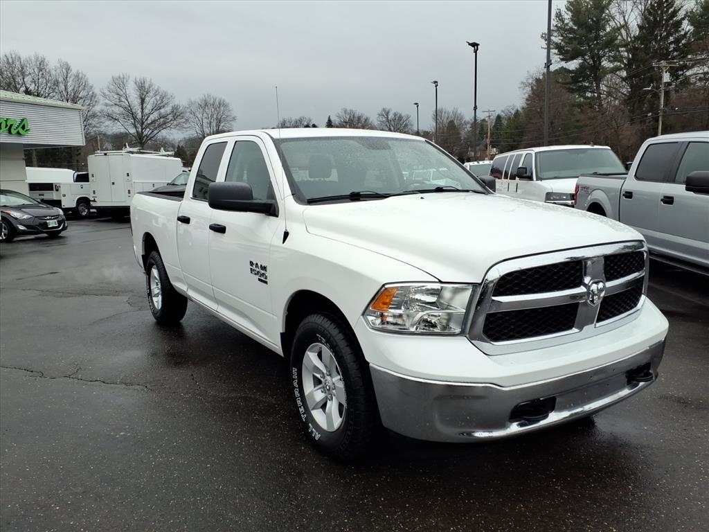 RAM 1500 Classic Tradesman 4x4 Quad Cab 6'4" Box 2022