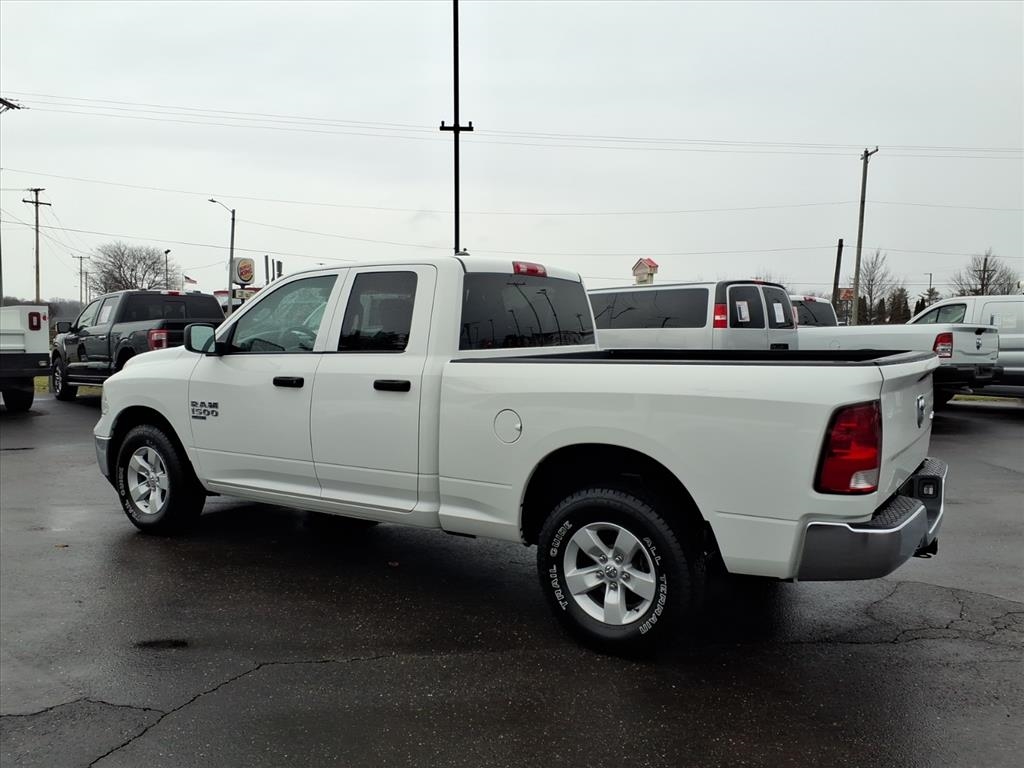 RAM 1500 Classic Tradesman 4x4 Quad Cab 6'4" Box 2022