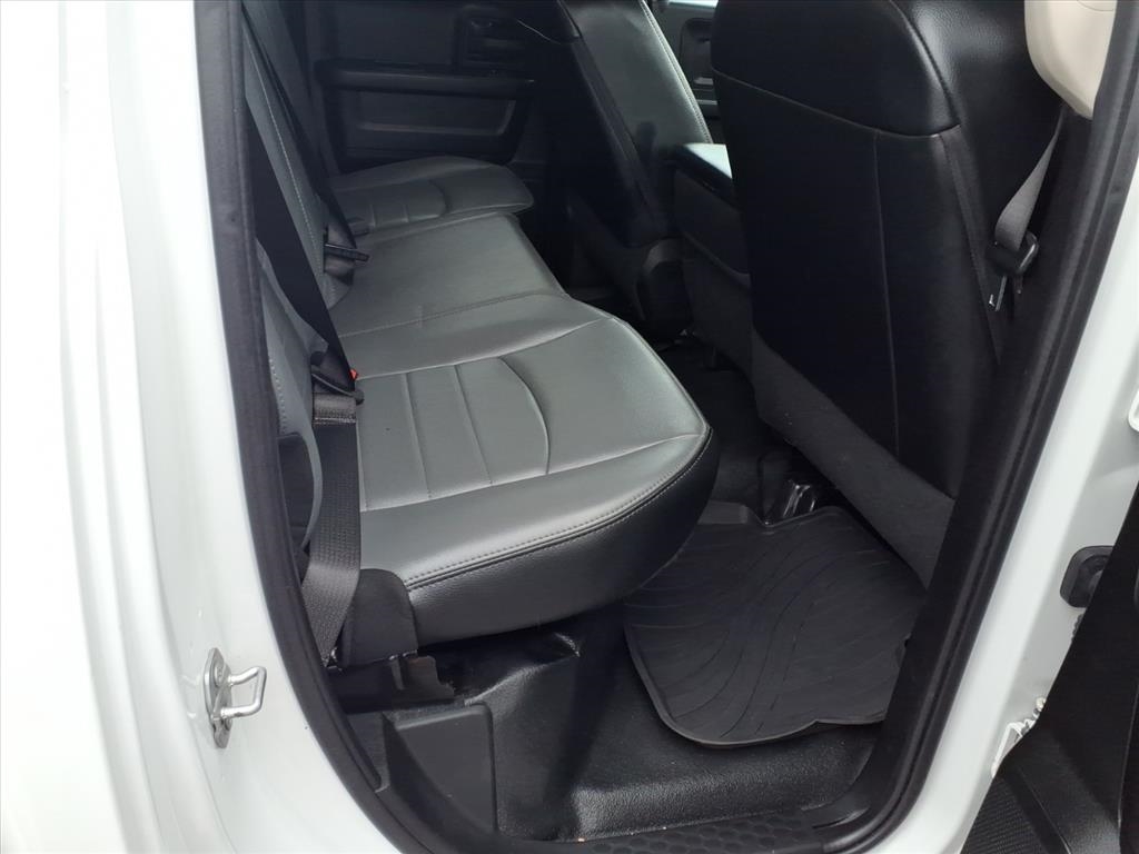 RAM 1500 Classic Tradesman 4x4 Quad Cab 6'4" Box 2022