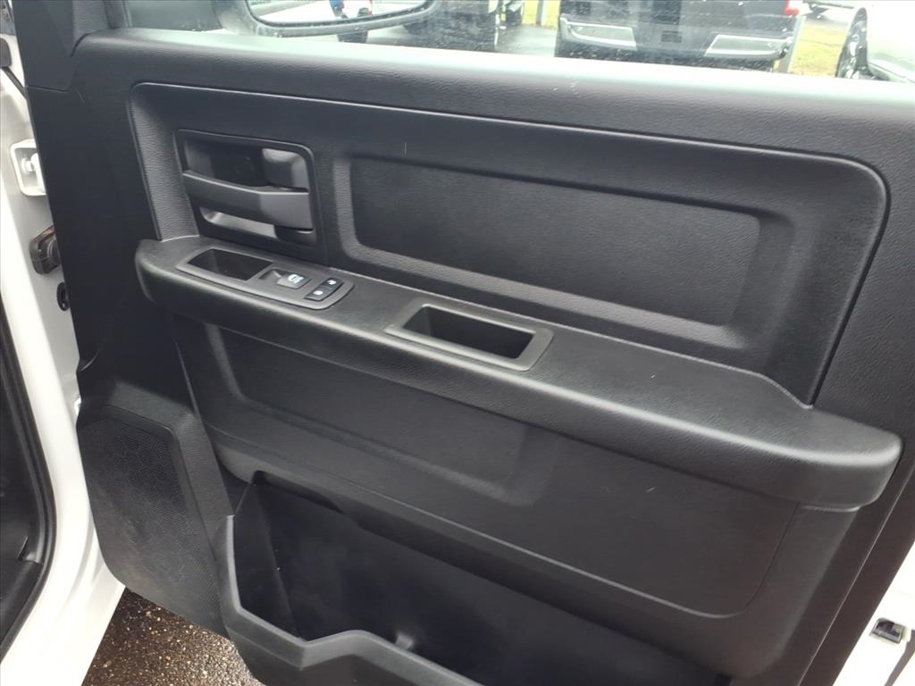 RAM 1500 Classic Tradesman 4x4 Quad Cab 6'4" Box 2022