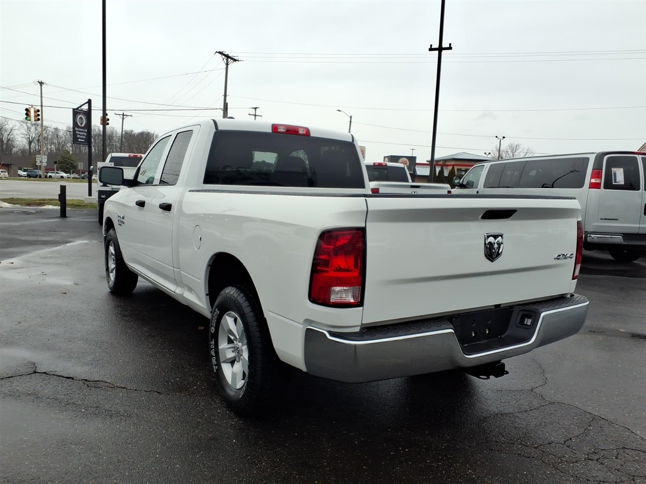 RAM 1500 Classic Tradesman 4x4 Quad Cab 6'4" Box 2022