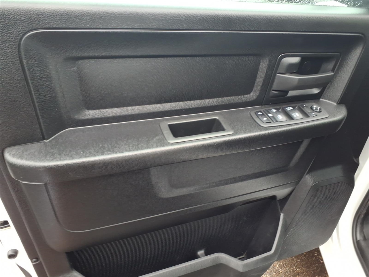 RAM 1500 Classic Tradesman 4x4 Quad Cab 6'4" Box 2022