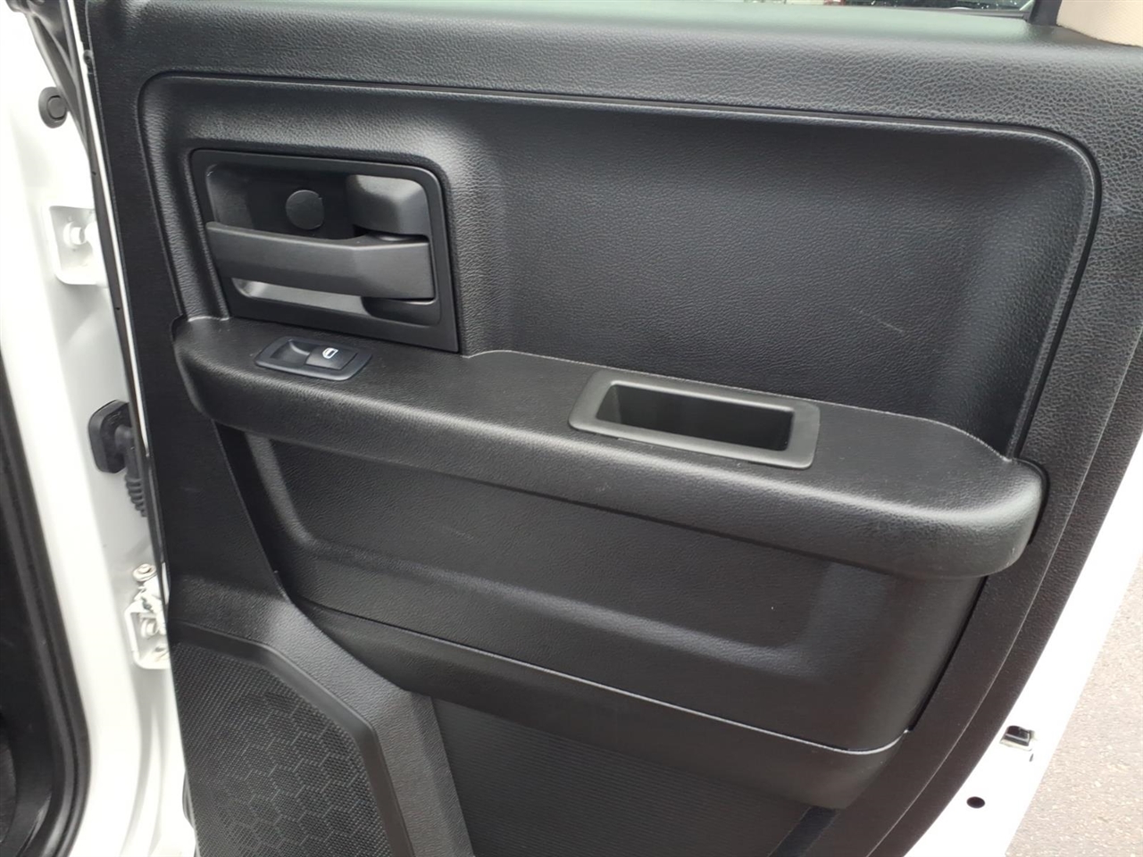 RAM 1500 Classic Tradesman 4x4 Quad Cab 6'4" Box 2022