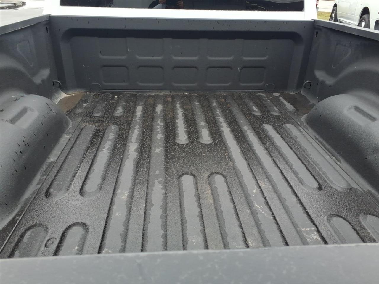 RAM 1500 Classic Tradesman 4x4 Quad Cab 6'4" Box 2022