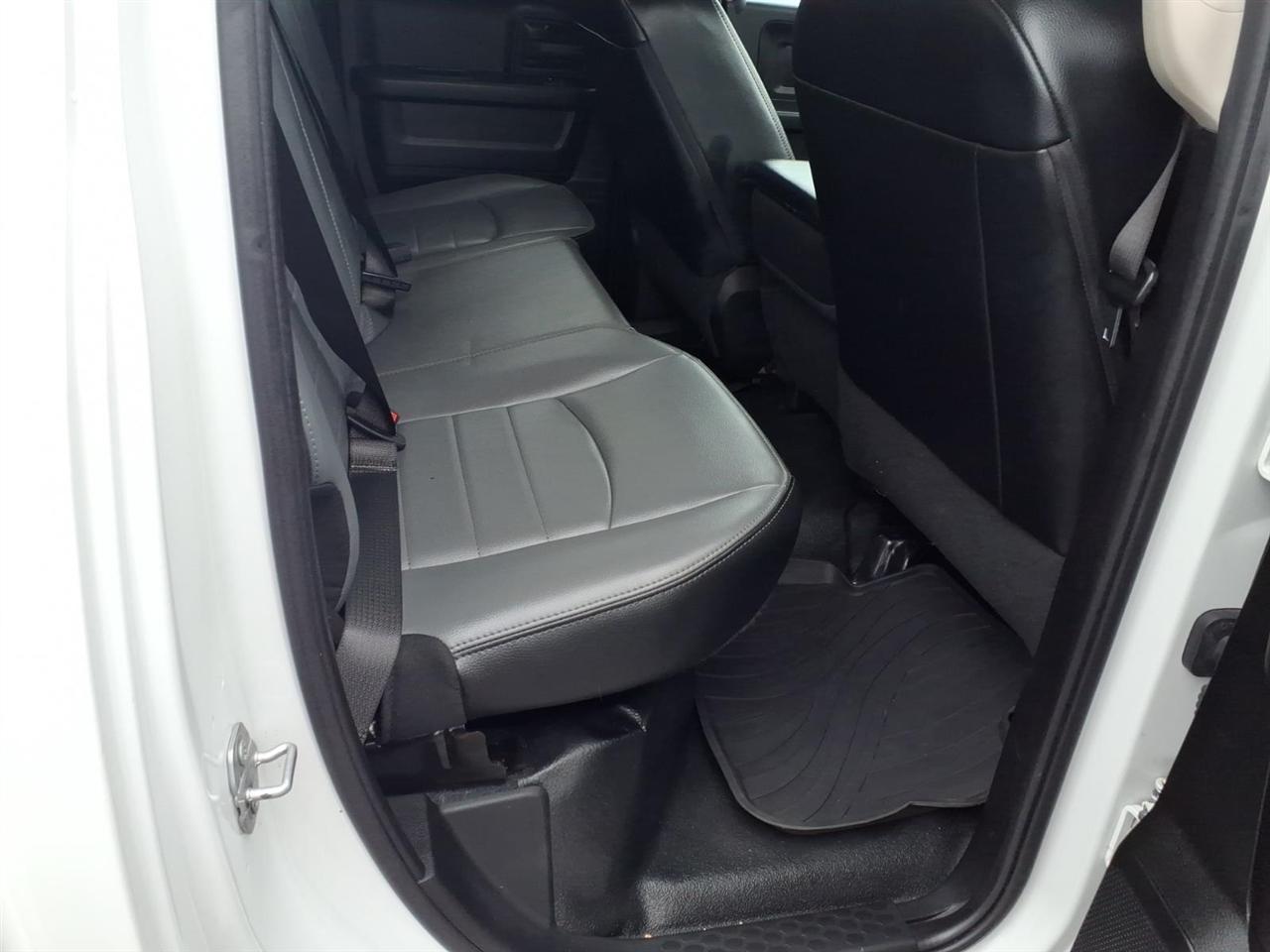 RAM 1500 Classic Tradesman 4x4 Quad Cab 6'4" Box 2022