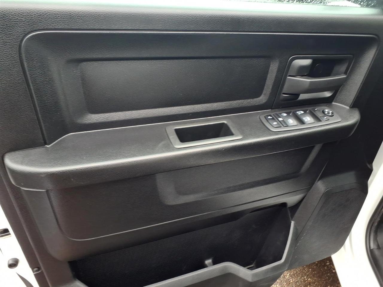 RAM 1500 Classic Tradesman 4x4 Quad Cab 6'4" Box 2022