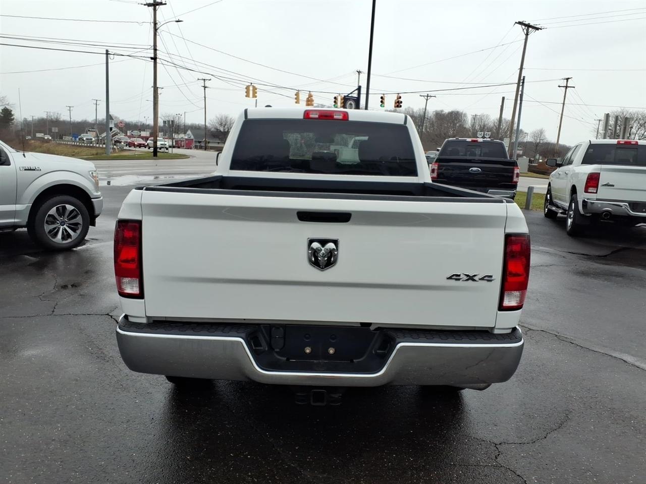 RAM 1500 Classic Tradesman 4x4 Quad Cab 6'4" Box 2022