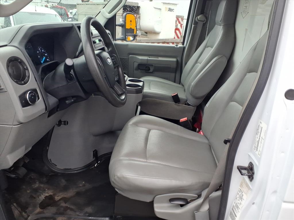 Ford E-Series Cutaway E-350 SRW 138" WB 2021