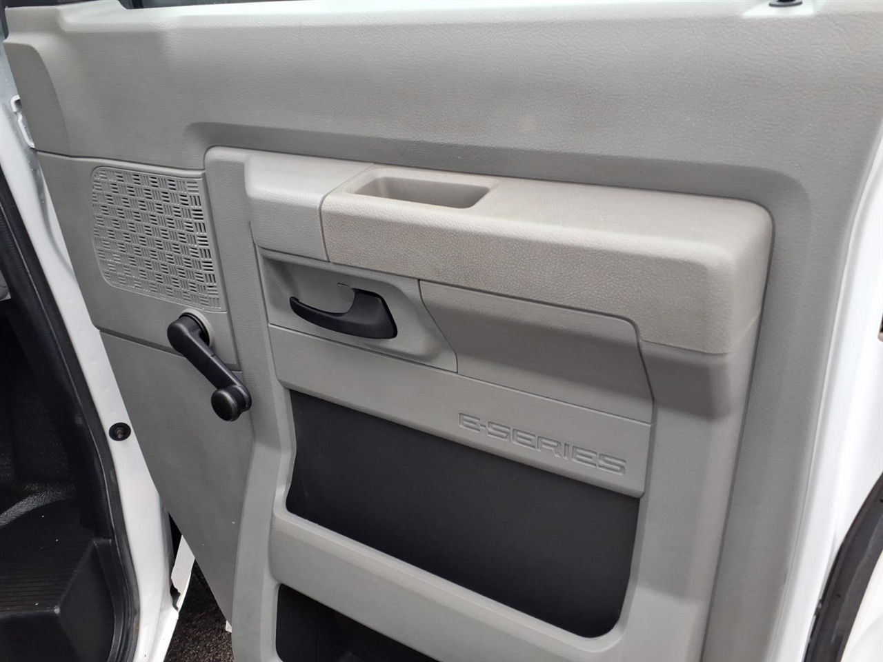 Ford E-Series Cutaway E-350 SRW 138" WB 2021