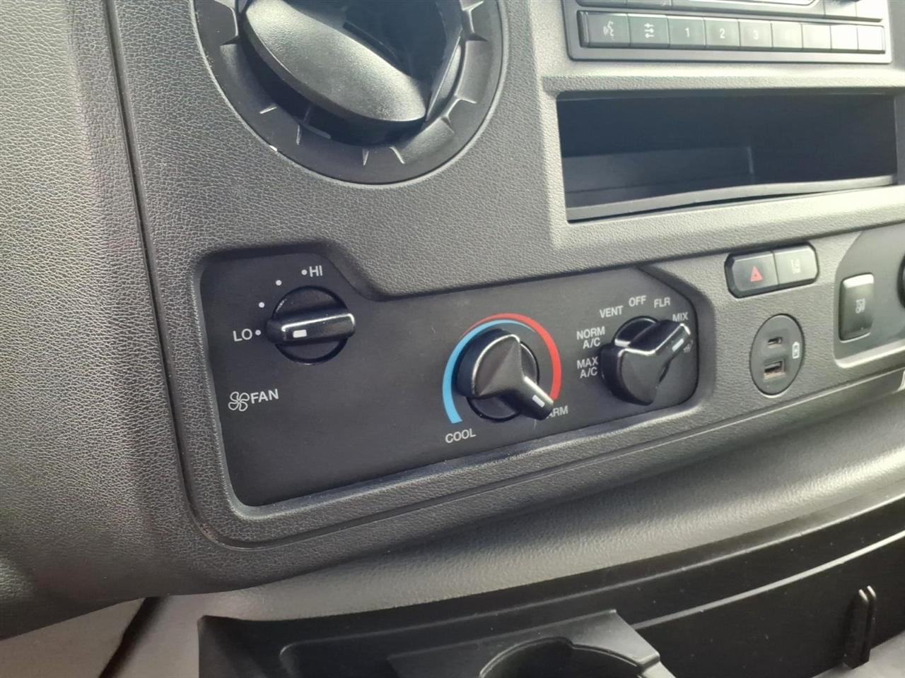 Ford E-Series Cutaway E-350 SRW 138" WB 2021