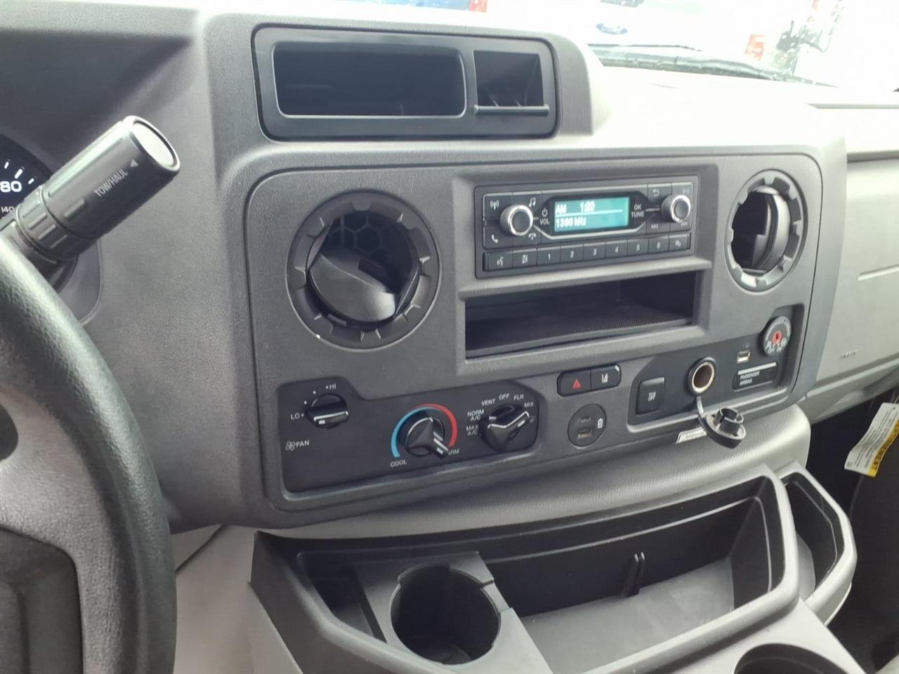 Ford E-Series Cutaway E-350 SRW 138" WB 2021