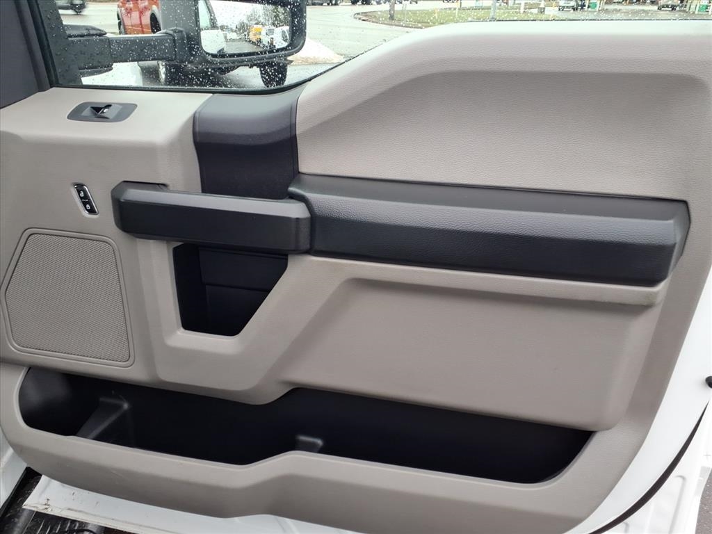 Ford Super Duty F-350 DRW XL 4WD Crew Cab 8' Box 2019