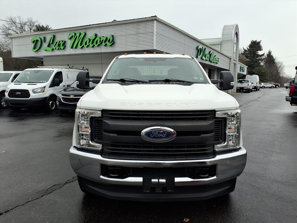 Ford Super Duty F-350 DRW XL 4WD Crew Cab 8' Box 2019