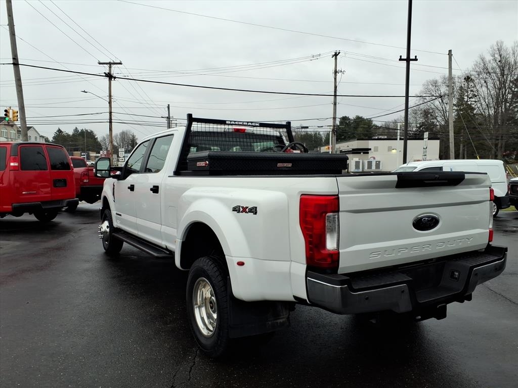 Ford Super Duty F-350 DRW XL 4WD Crew Cab 8' Box 2019