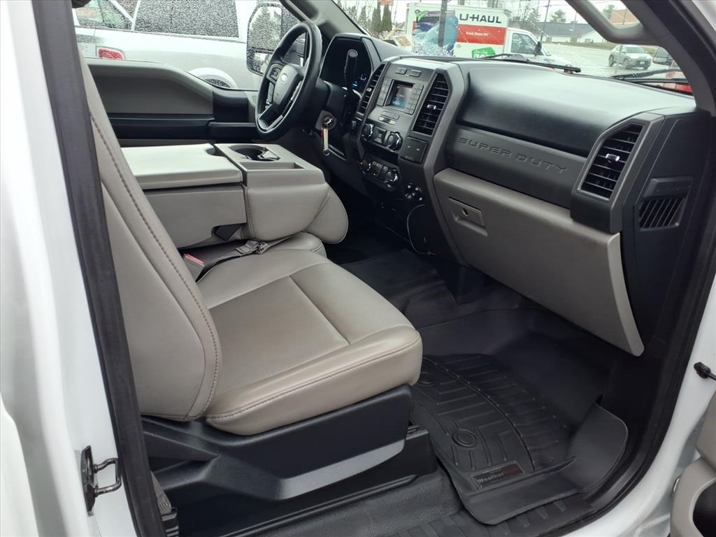 Ford Super Duty F-350 DRW XL 4WD Crew Cab 8' Box 2019