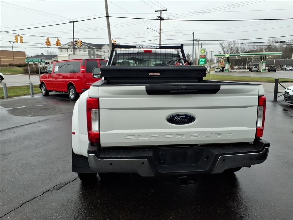 Ford Super Duty F-350 DRW XL 4WD Crew Cab 8' Box 2019