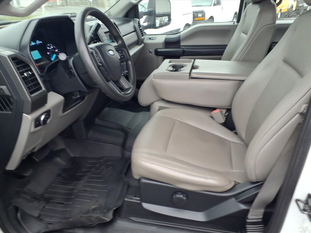 Ford Super Duty F-350 DRW XL 4WD Crew Cab 8' Box 2019