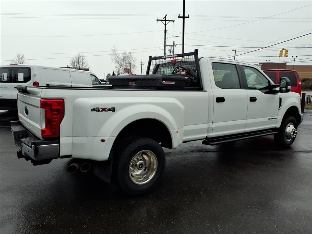 Ford Super Duty F-350 DRW XL 4WD Crew Cab 8' Box 2019