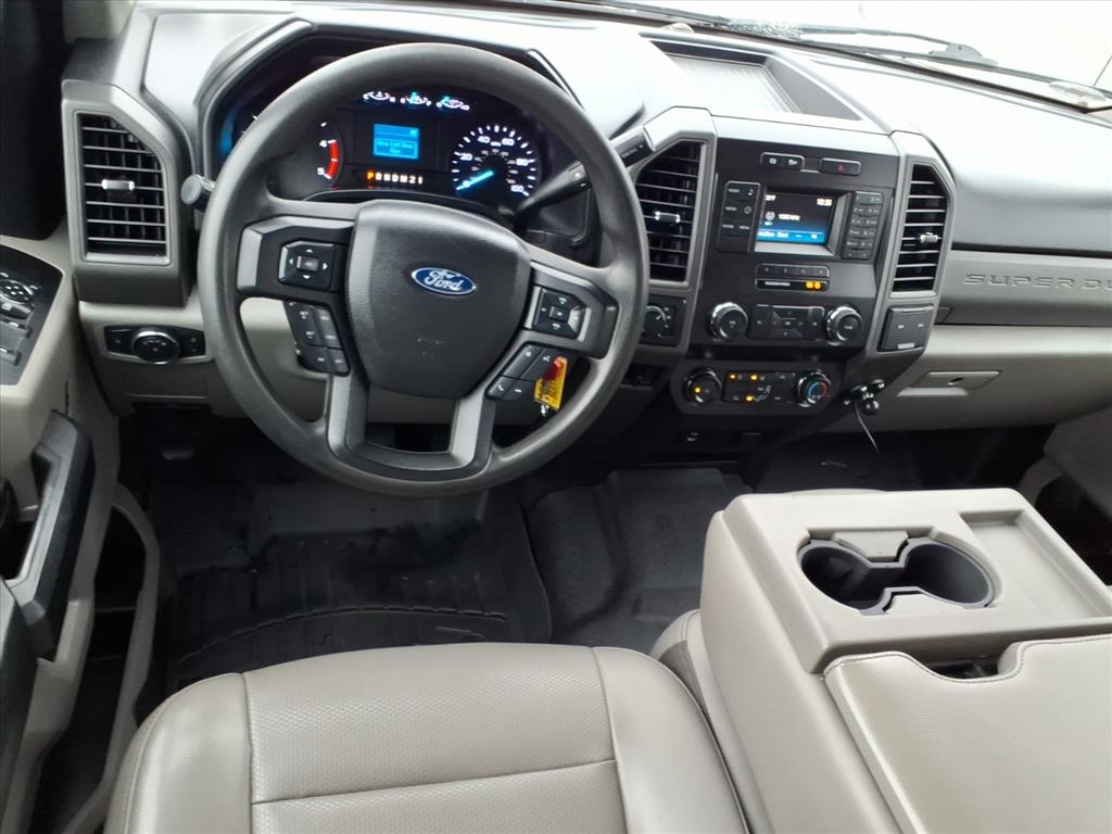 Ford Super Duty F-350 DRW XL 4WD Crew Cab 8' Box 2019