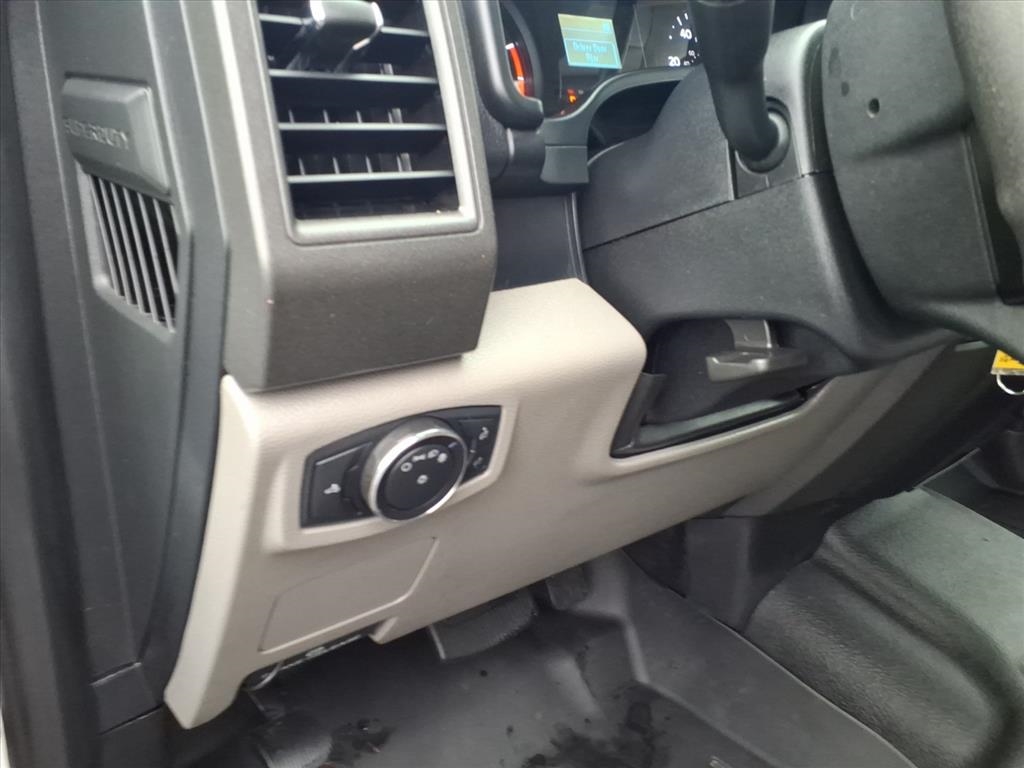 Ford Super Duty F-350 DRW XL 4WD Crew Cab 8' Box 2019