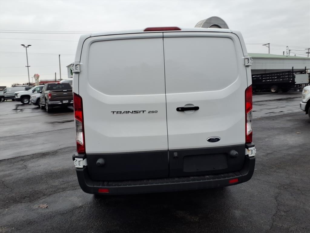 Ford Transit Van T-250 148" Low Rf 9000 GVWR Swing-Out RH Dr 2018