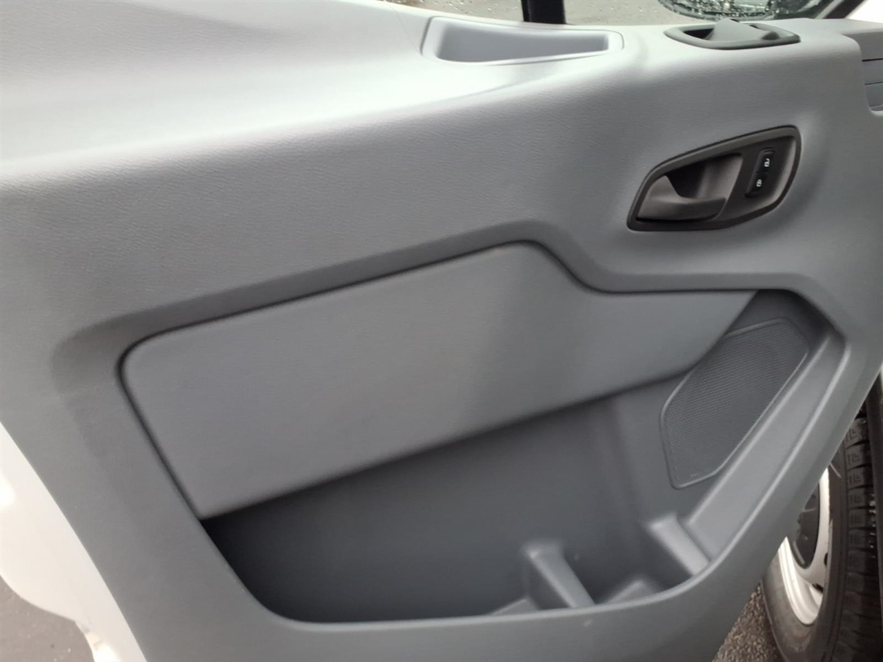 Ford Transit Van T-250 148" Low Rf 9000 GVWR Swing-Out RH Dr 2018