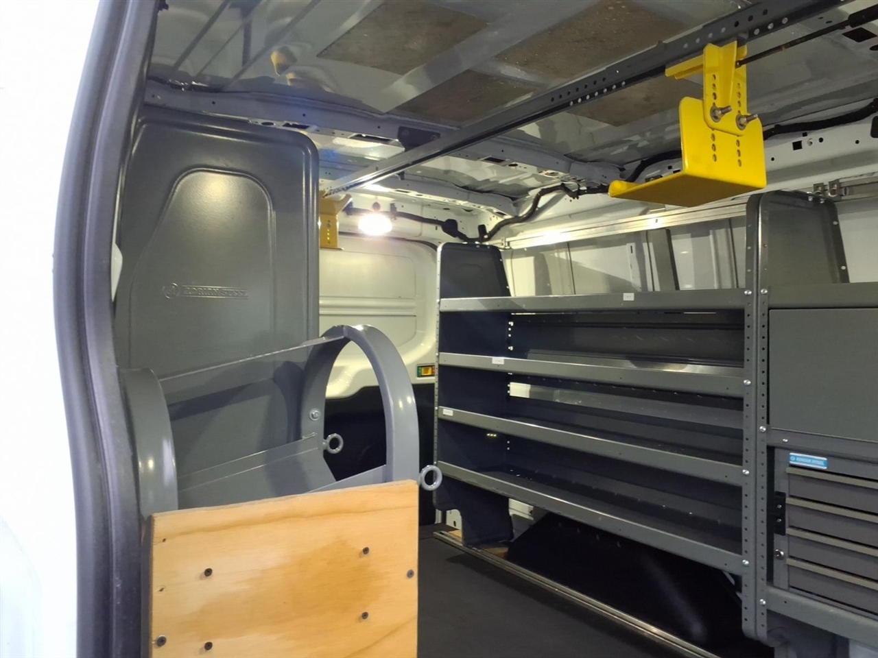 Ford Transit Van T-250 148" Low Rf 9000 GVWR Swing-Out RH Dr 2018