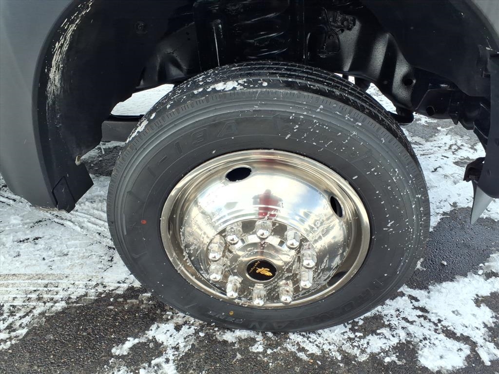 Ford Super Duty F-450 DRW 2WD Reg Cab 201" WB 120" CA XL 2016