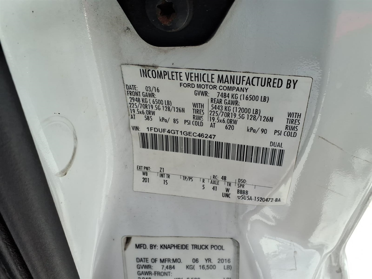 Ford Super Duty F-450 DRW 2WD Reg Cab 201" WB 120" CA XL 2016