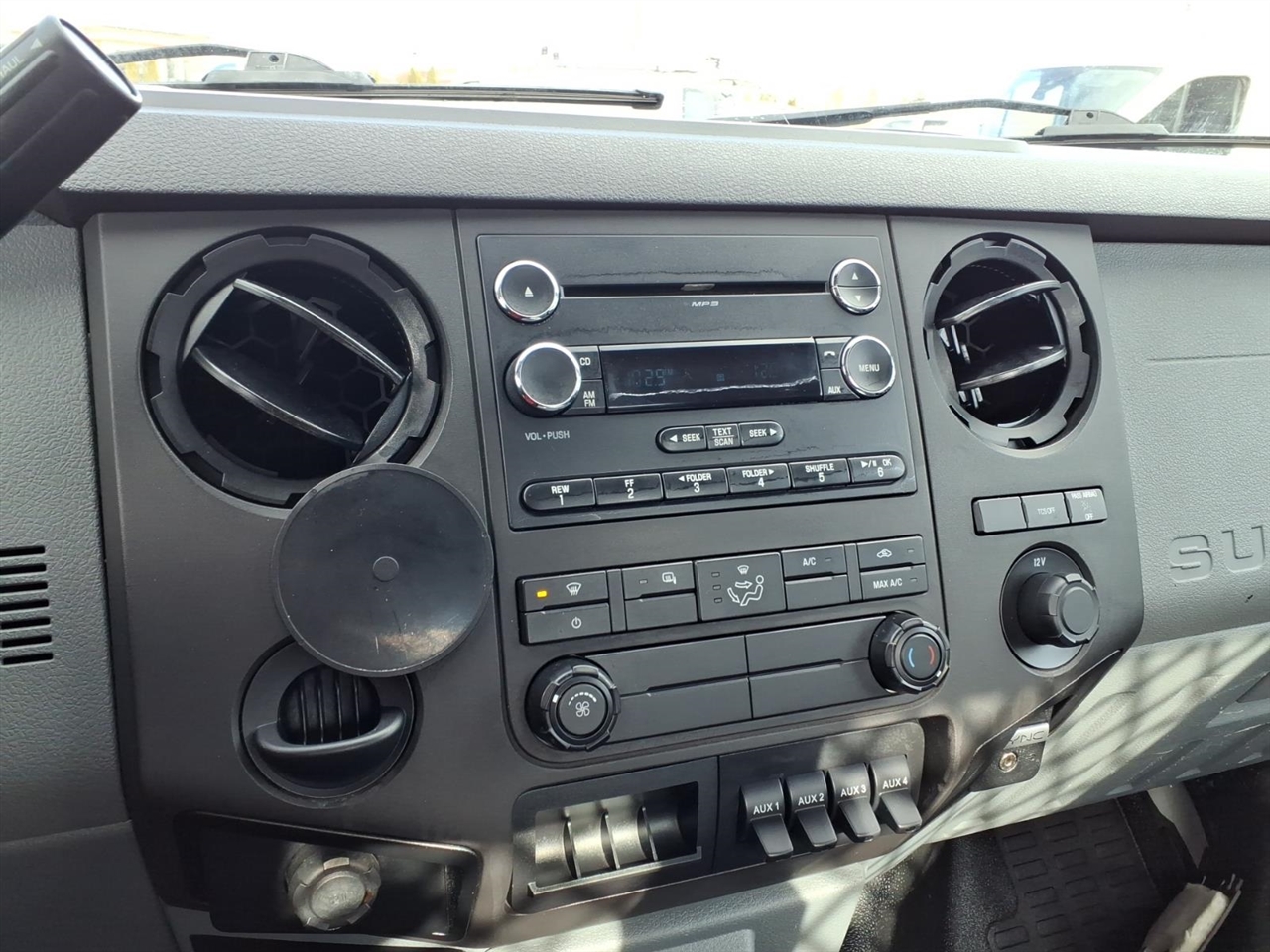 Ford Super Duty F-450 DRW 2WD Reg Cab 201" WB 120" CA XL 2016